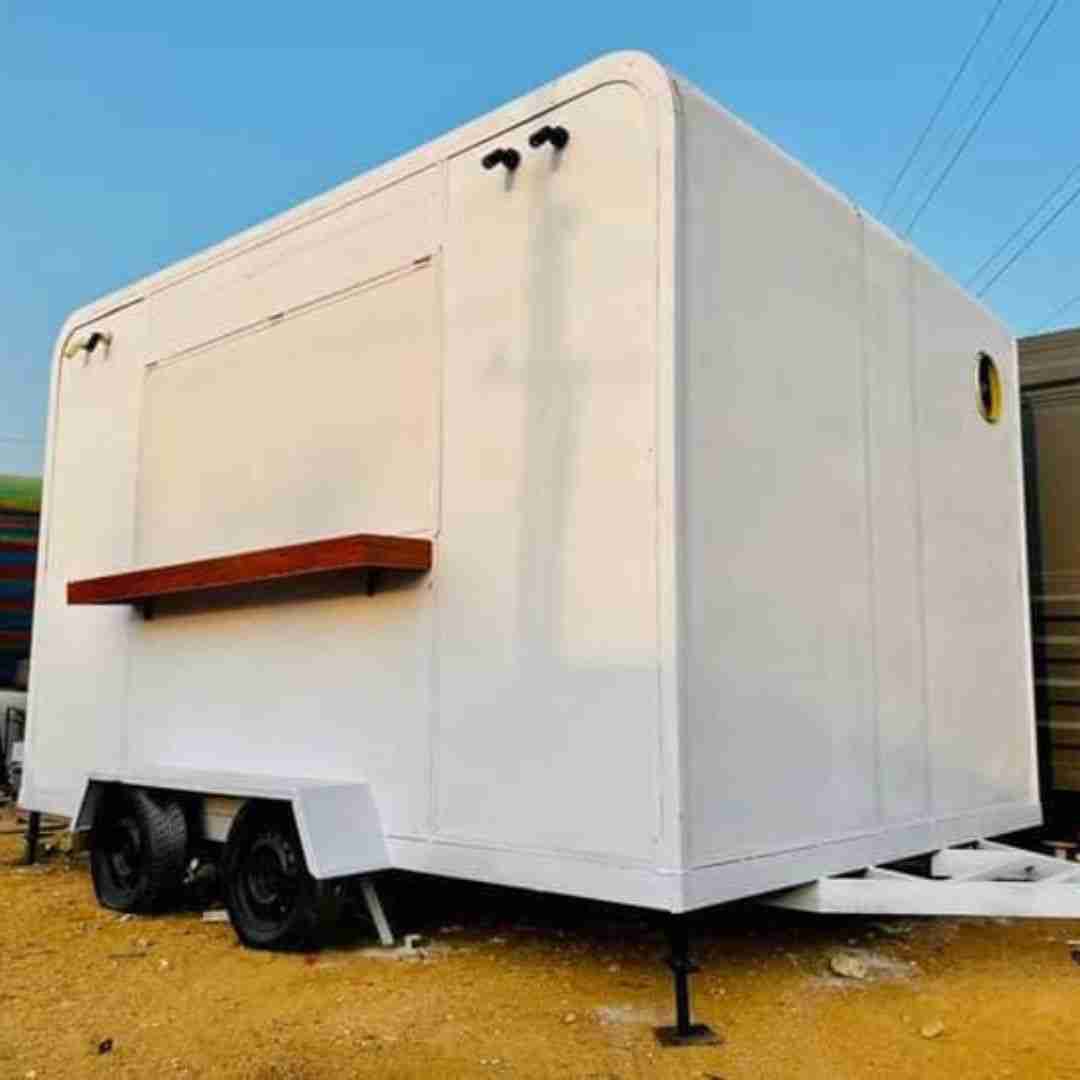 مطاعم متنقلة وثابتة